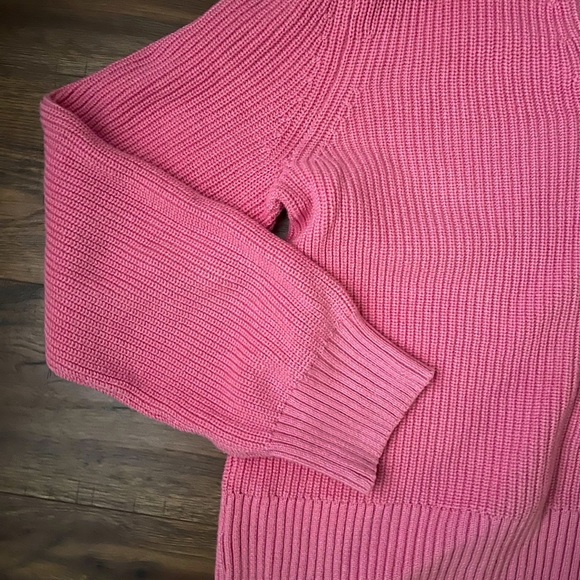 Pink Collared Women's Sweater - Picture 4 of 6